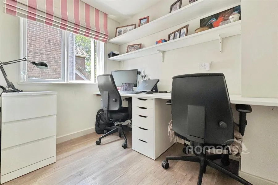 Harts Leap Road, Sandhurst, GU47, photo 8