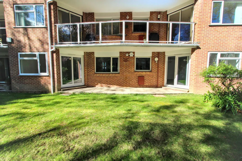 22 Grove Road, Bournemouth BH1 3DB, photo 2