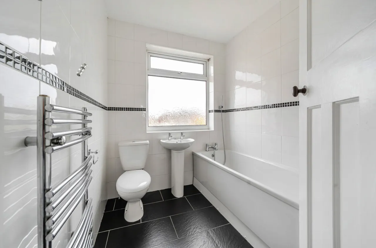 Bon Accord Road, Hessle, HU13, photo 8