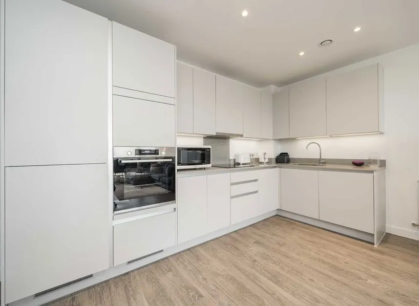 Commerce Road, Brentford, TW8, photo 3