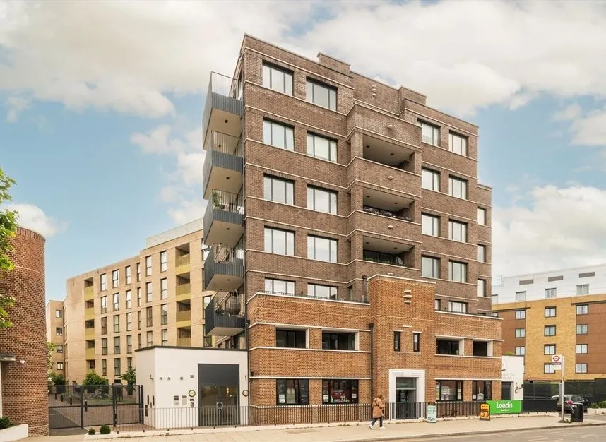 2 bed flat for sale — Commerce Road, Brentford, TW8