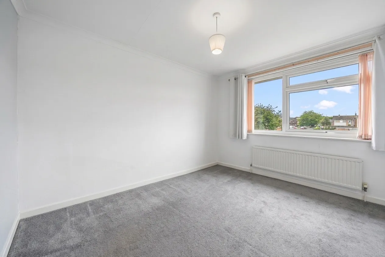 Roakes Avenue, Addlestone, KT15, photo 6