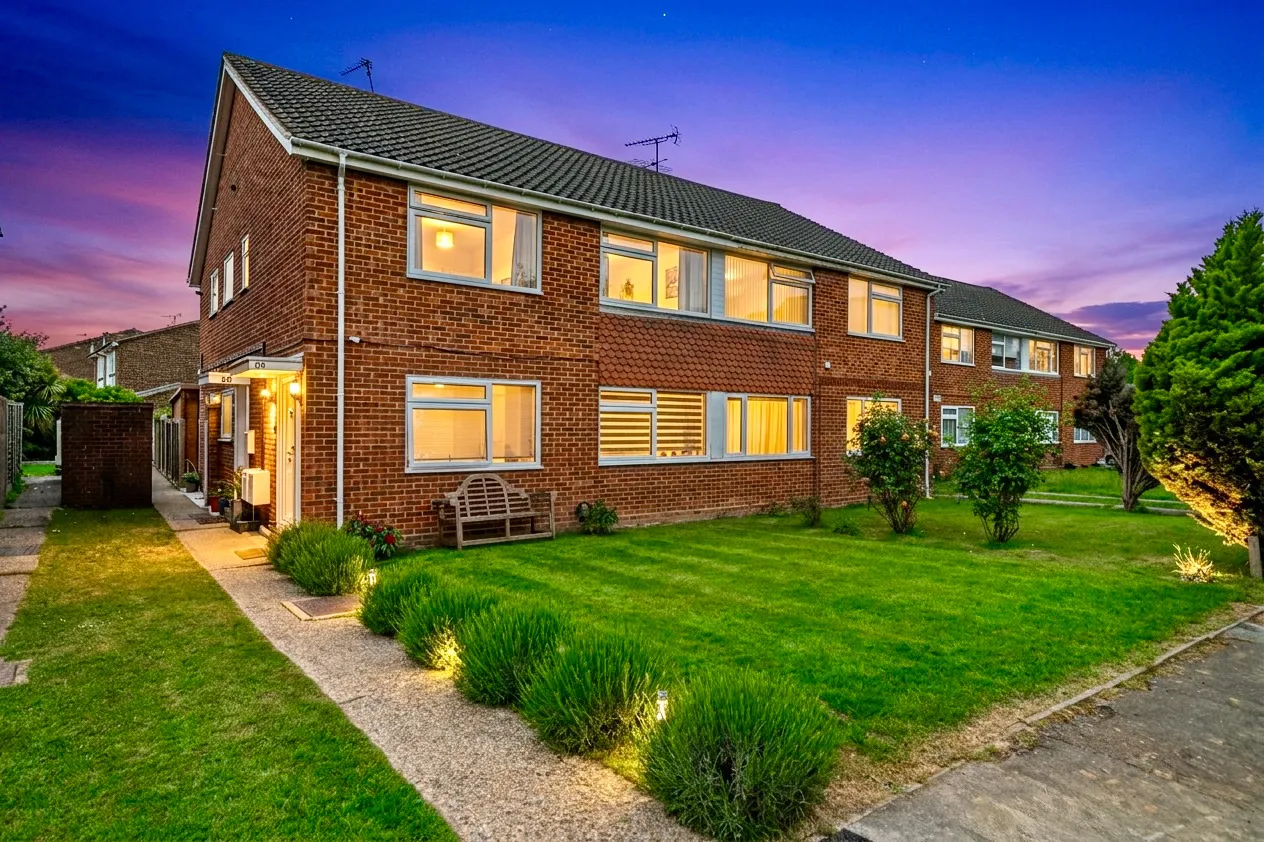 Roakes Avenue, Addlestone, KT15, photo 14