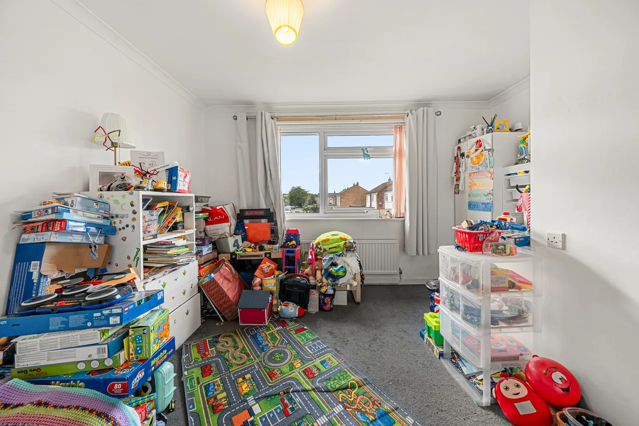 Roakes Avenue, Addlestone, KT15, photo 8