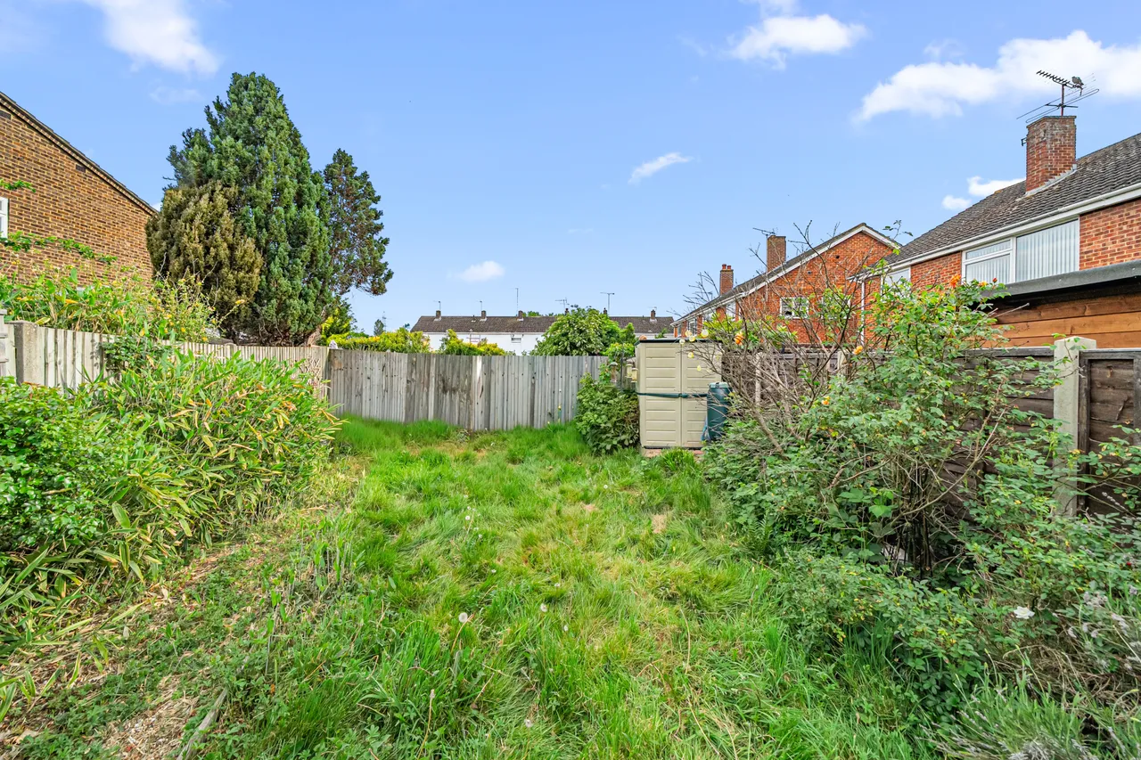 Roakes Avenue, Addlestone, KT15, photo 10