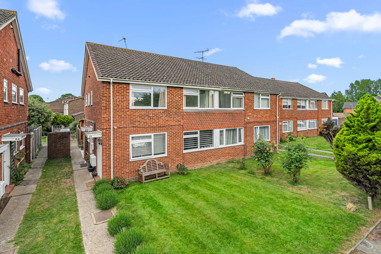 Roakes Avenue, Addlestone, KT15, photo 16