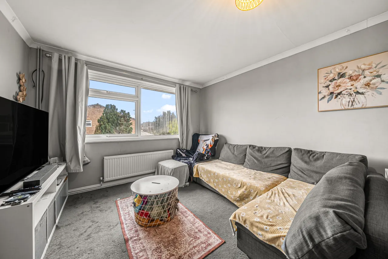 Roakes Avenue, Addlestone, KT15, photo 18