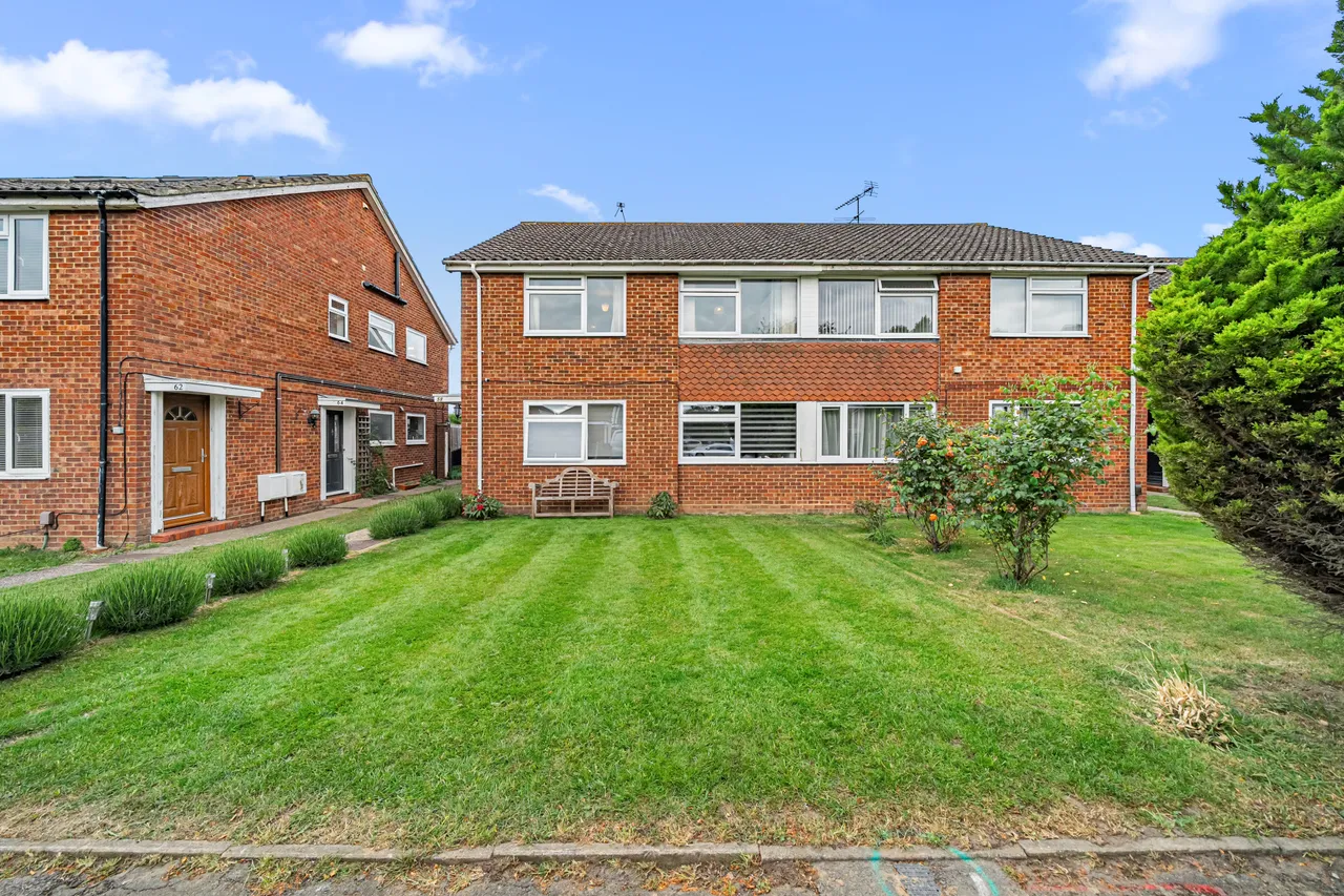 Roakes Avenue, Addlestone, KT15, photo 13