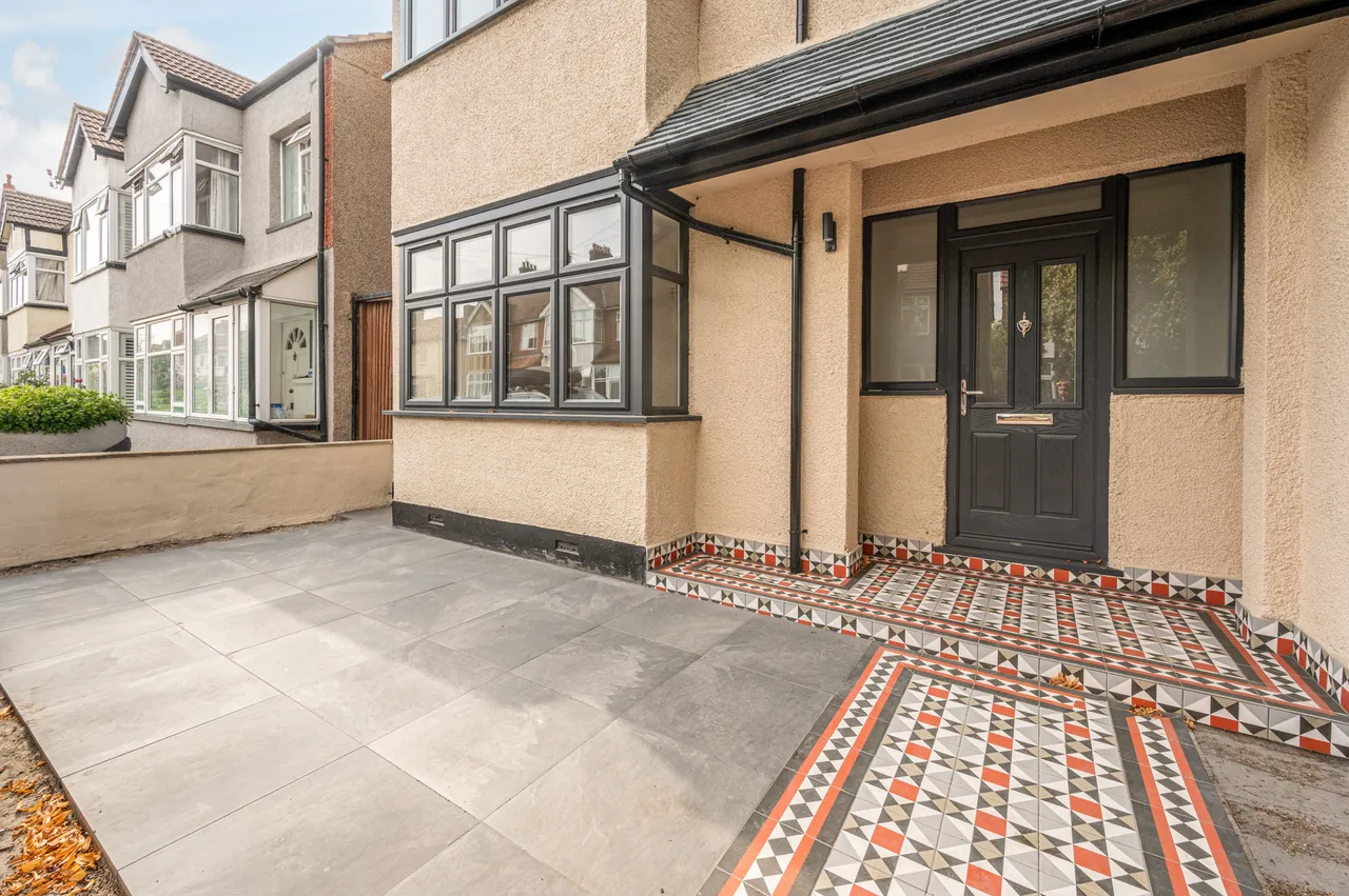 12 Langdale Avenue, Mitcham, photo 2