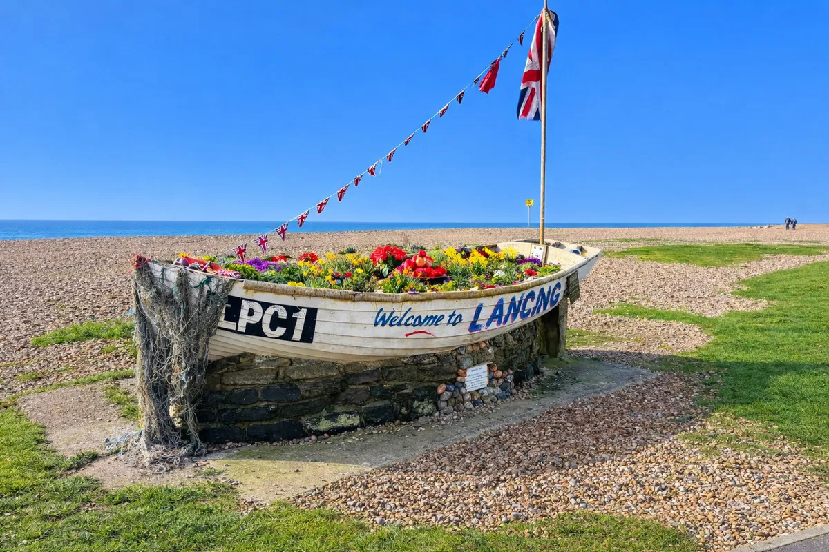 Lancing, BN15 8DS, photo 8
