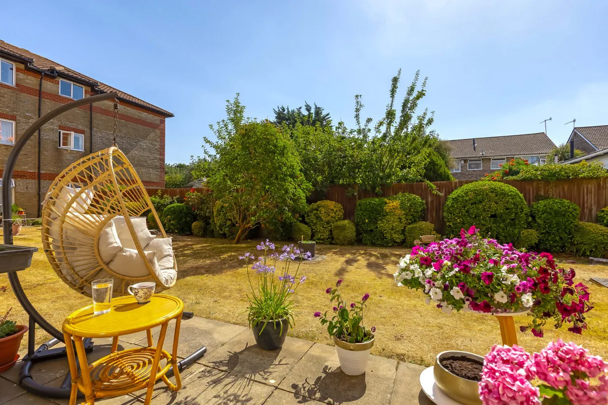 1 bed flat for sale — Lancing, BN15 8DS