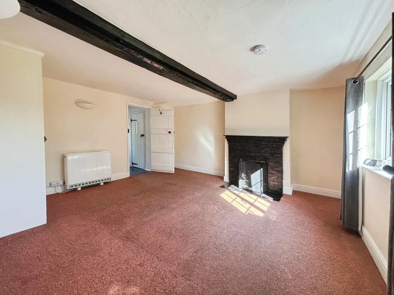 Crown Cottages, Whaddon, SP5, photo 3