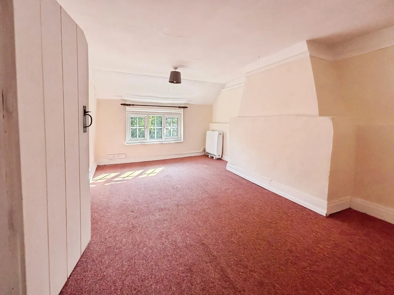 Crown Cottages, Whaddon, SP5, photo 5