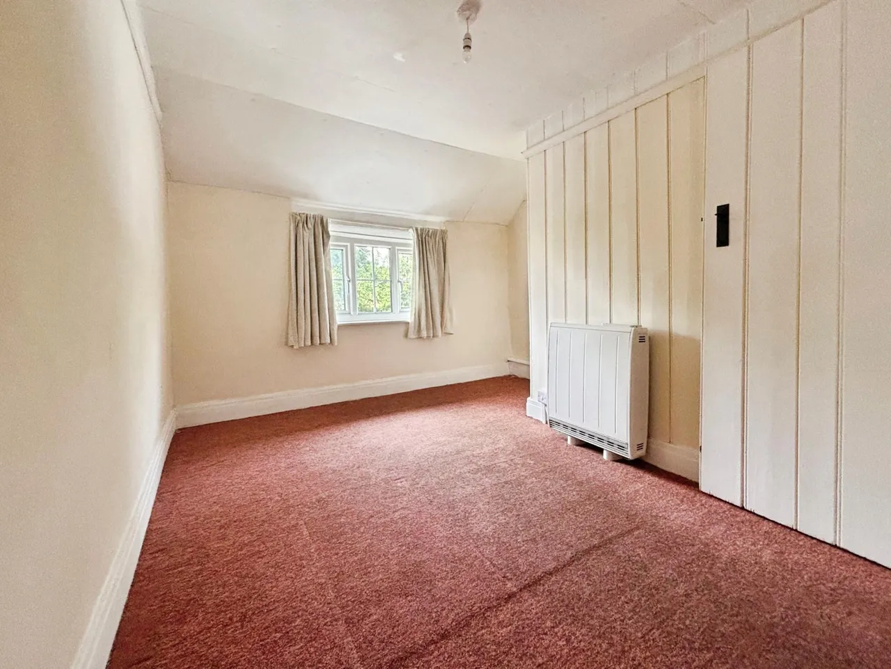 Crown Cottages, Whaddon, SP5, photo 8