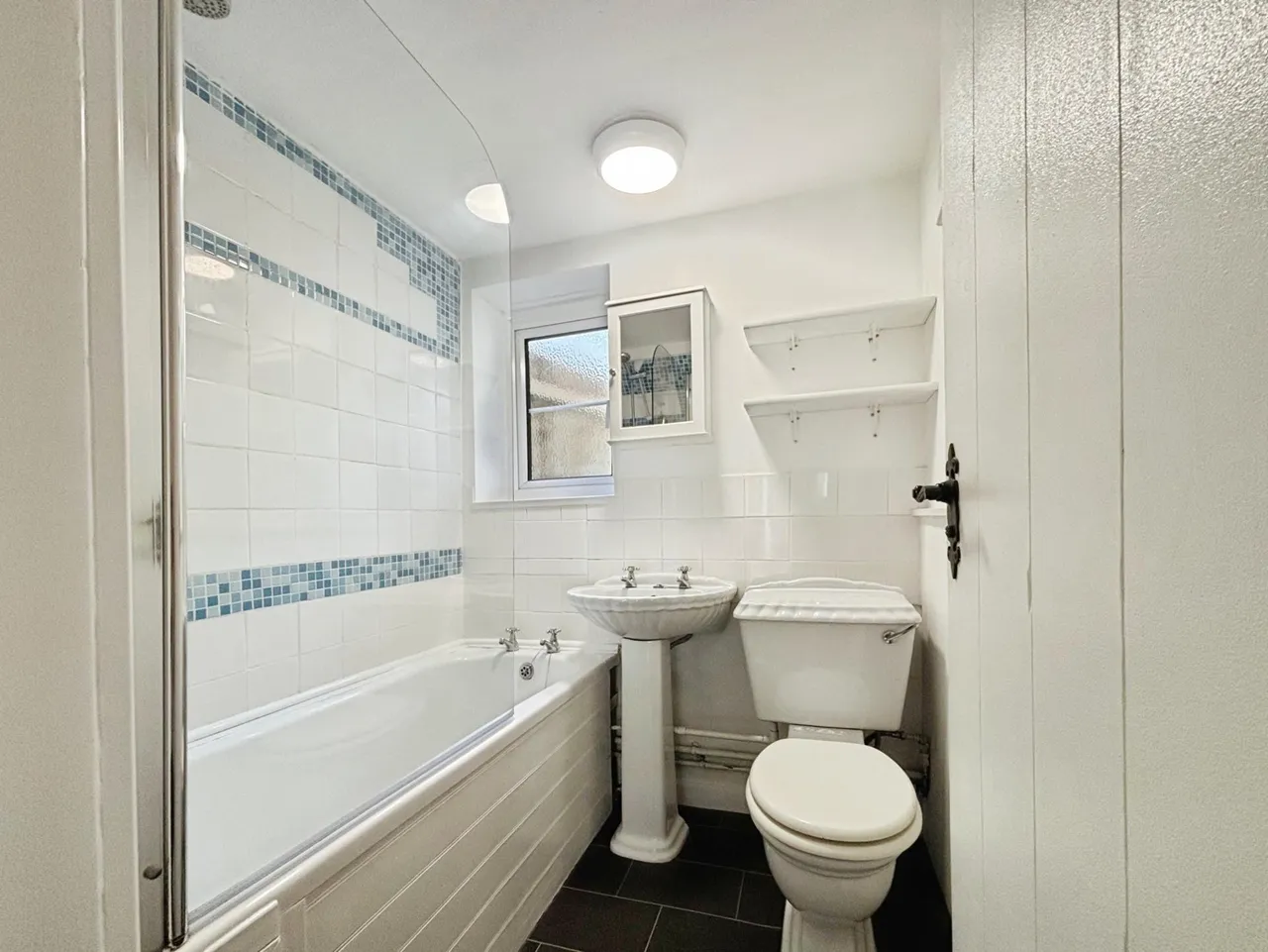 Crown Cottages, Whaddon, SP5, photo 6