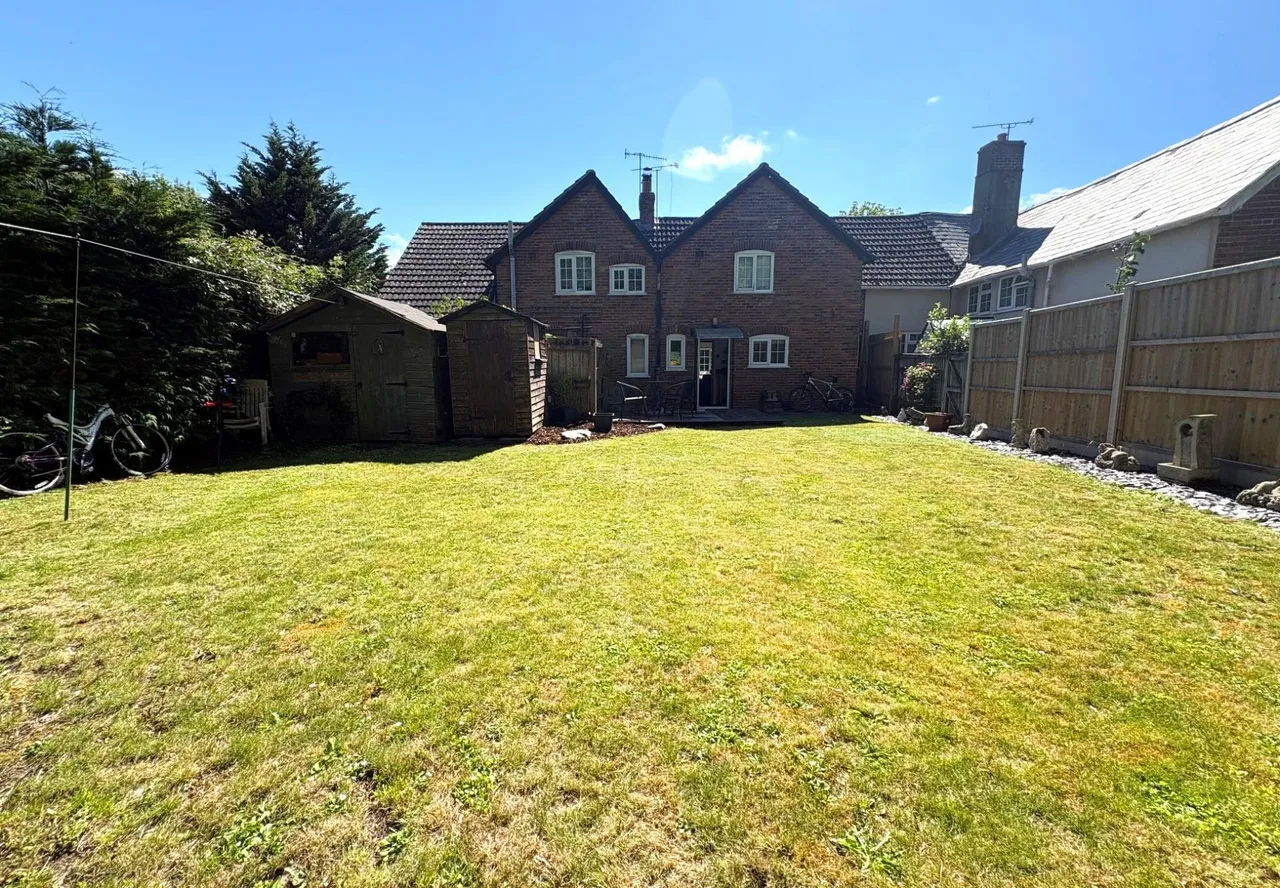 Crown Cottages, Whaddon, SP5, photo 11