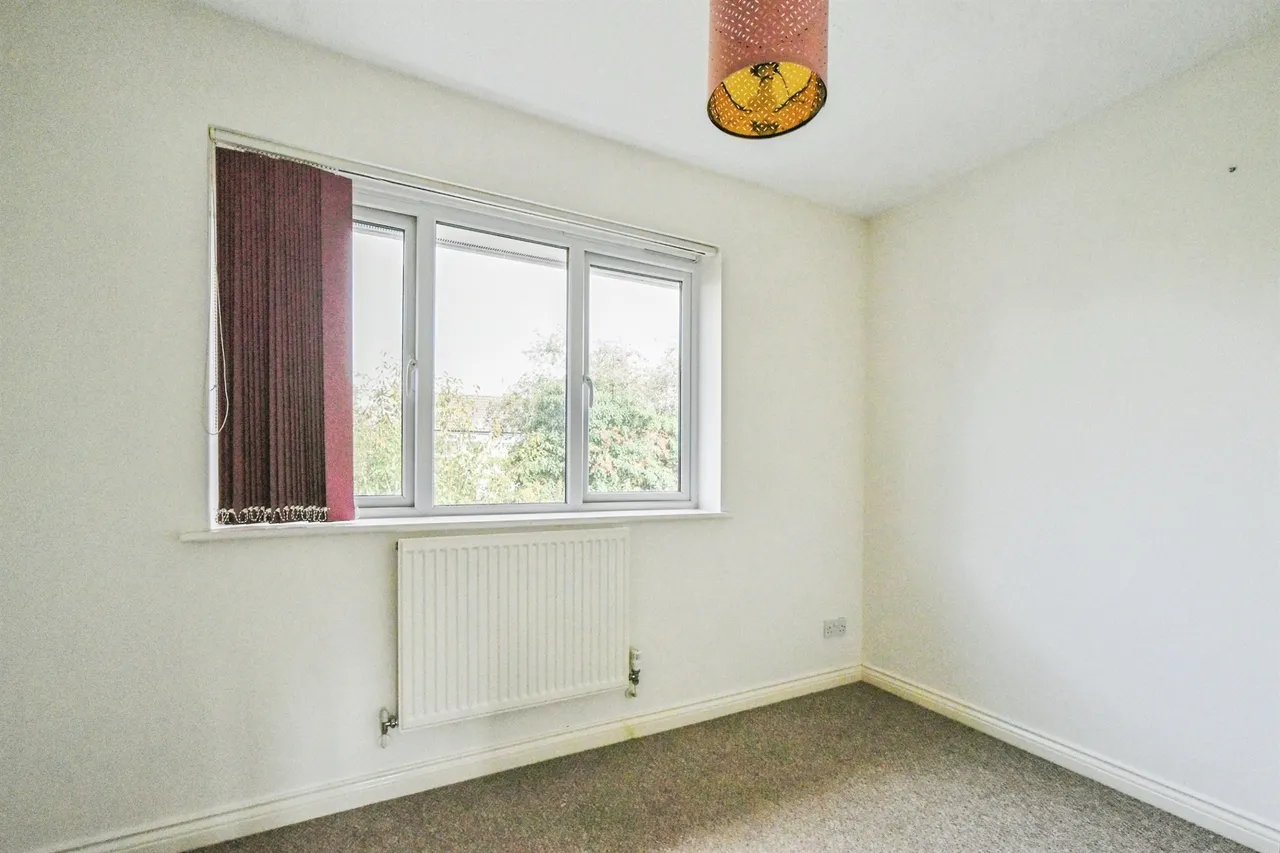 Springfield Drive, Calne, SN11, photo 12