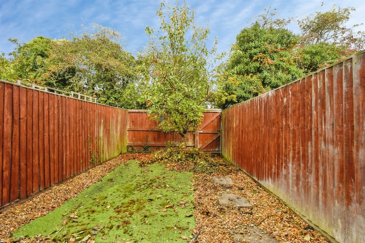 Springfield Drive, Calne, SN11, photo 7