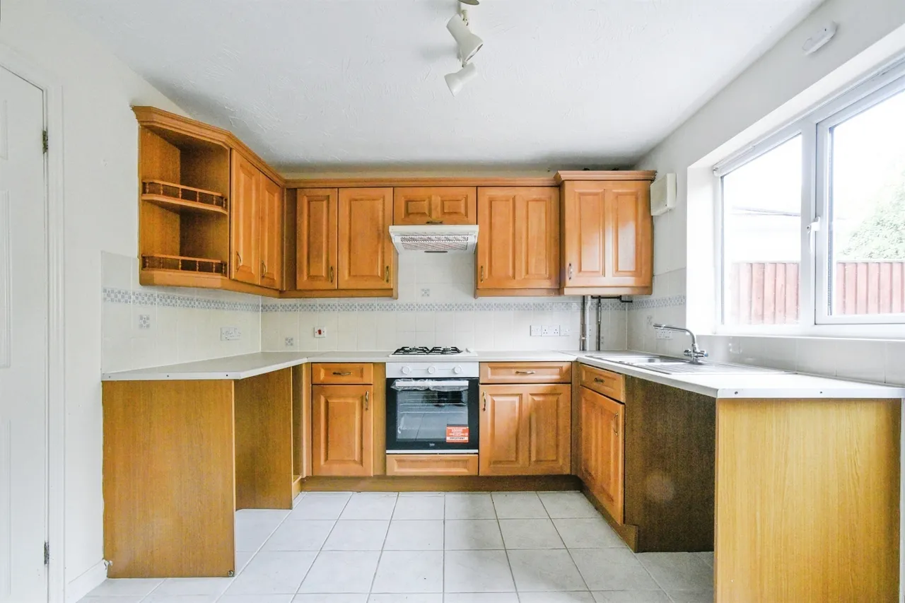 Springfield Drive, Calne, SN11, photo 9