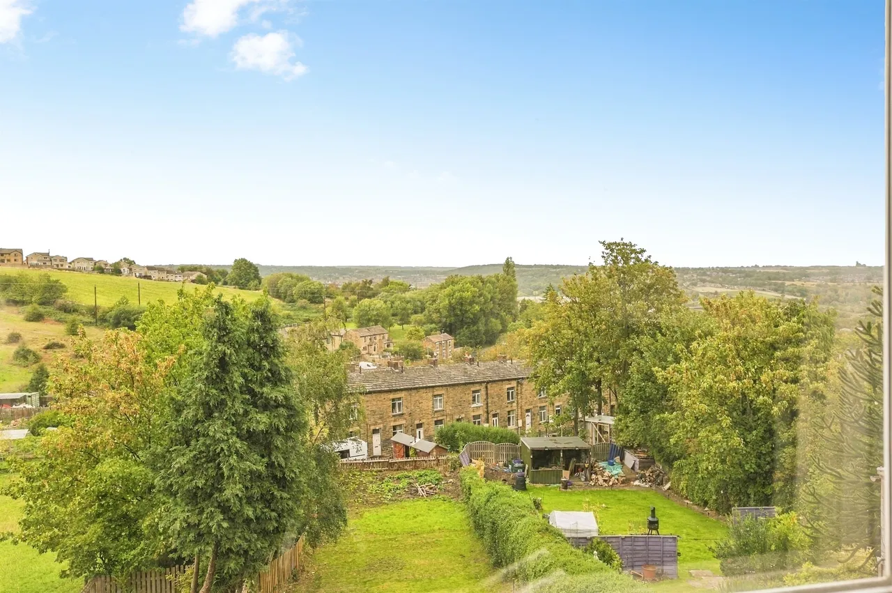 Wells Road, Dewsbury, WF12, photo 9