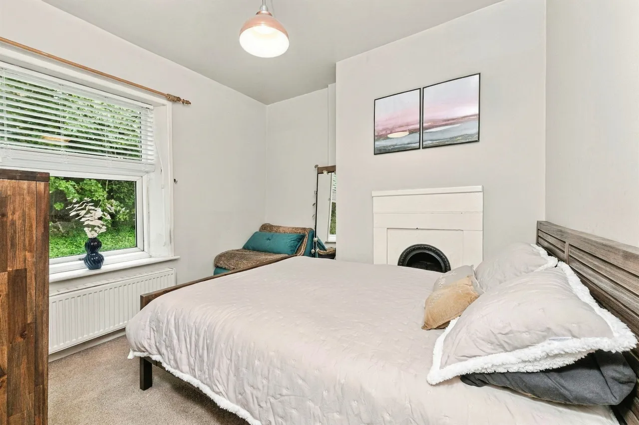 Wells Road, Dewsbury, WF12, photo 6