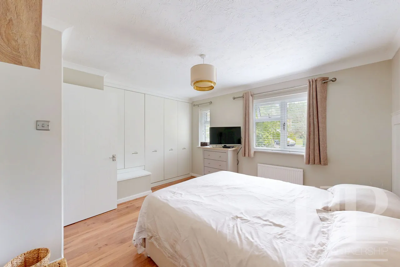 Milborne Road, Maidenbower, RH10, photo 11