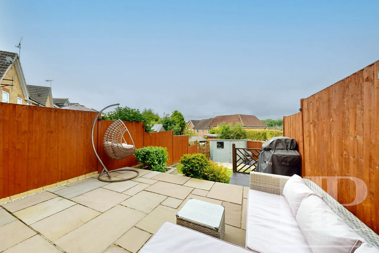 Milborne Road, Maidenbower, RH10, photo 14