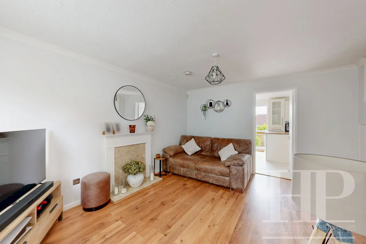 Milborne Road, Maidenbower, RH10, photo 5