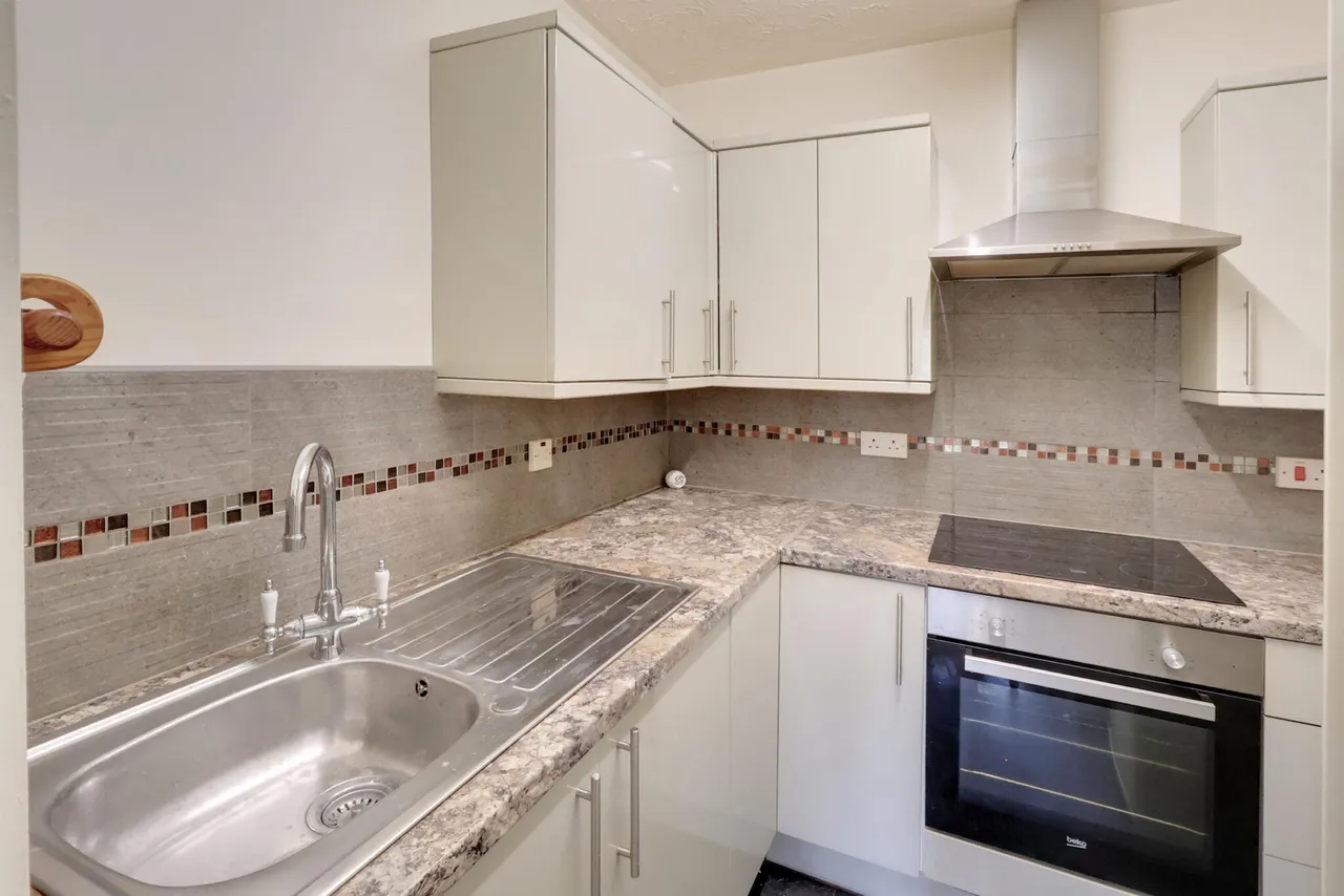 Flat 1, Beaumont Lodge Addington Road, West Wickham, BR4 9BN, photo 3