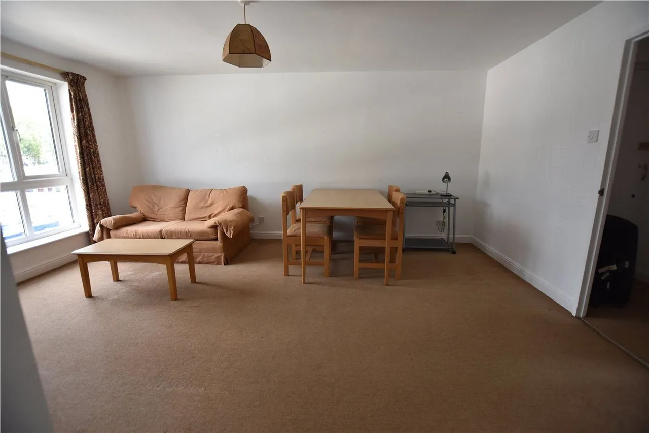 Dunnage Crescent, London, SE16, photo 2