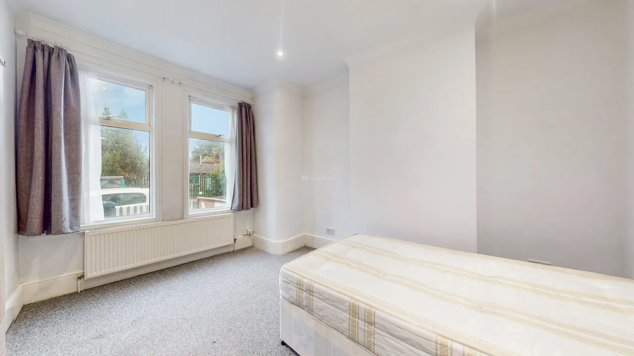 Pembroke Road, N10, photo 13
