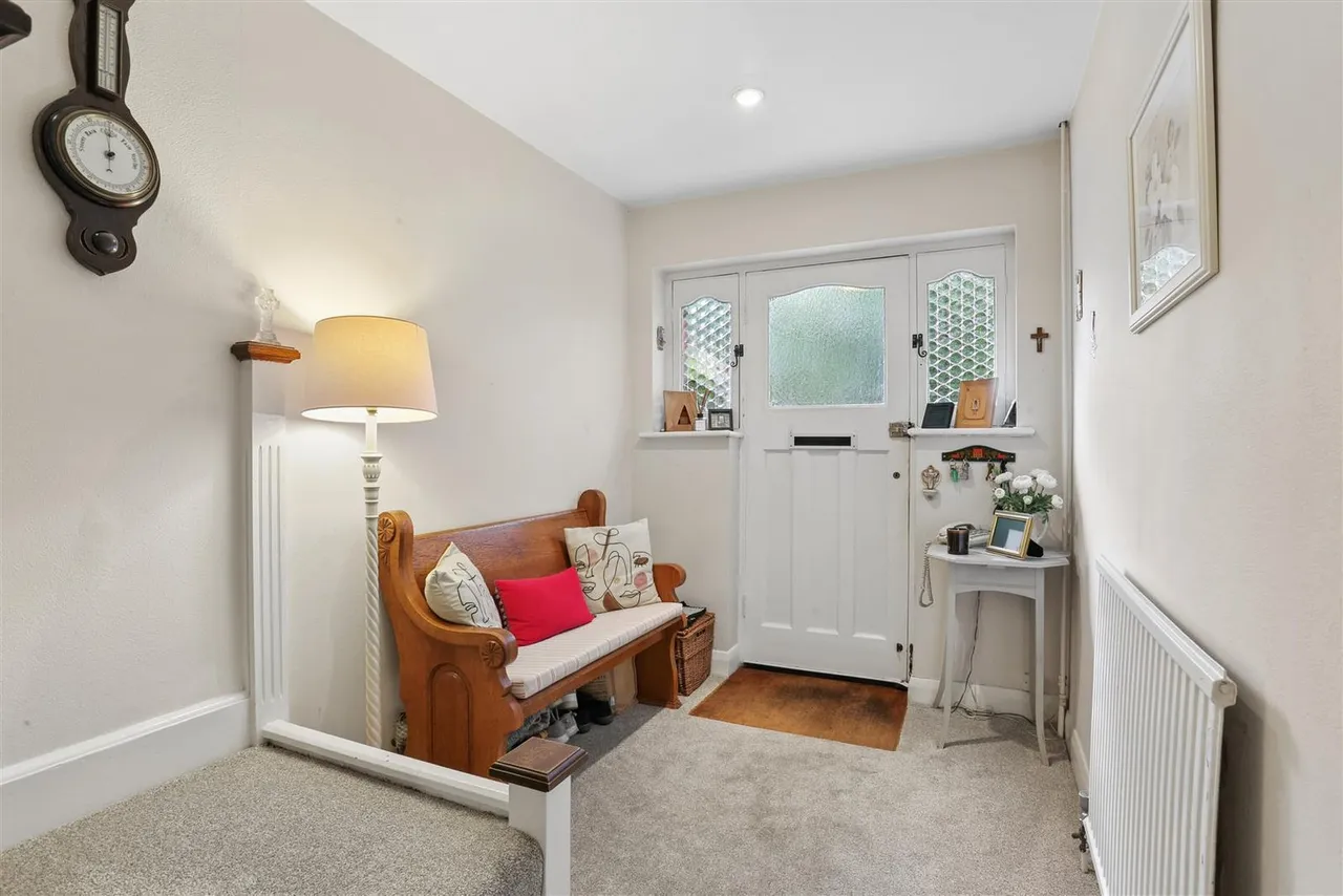 Bolters Lane, Banstead, SM7, photo 5