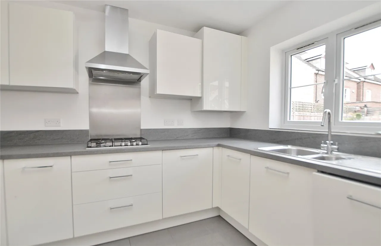 Jersey Close, Knaphill, GU21, photo 2