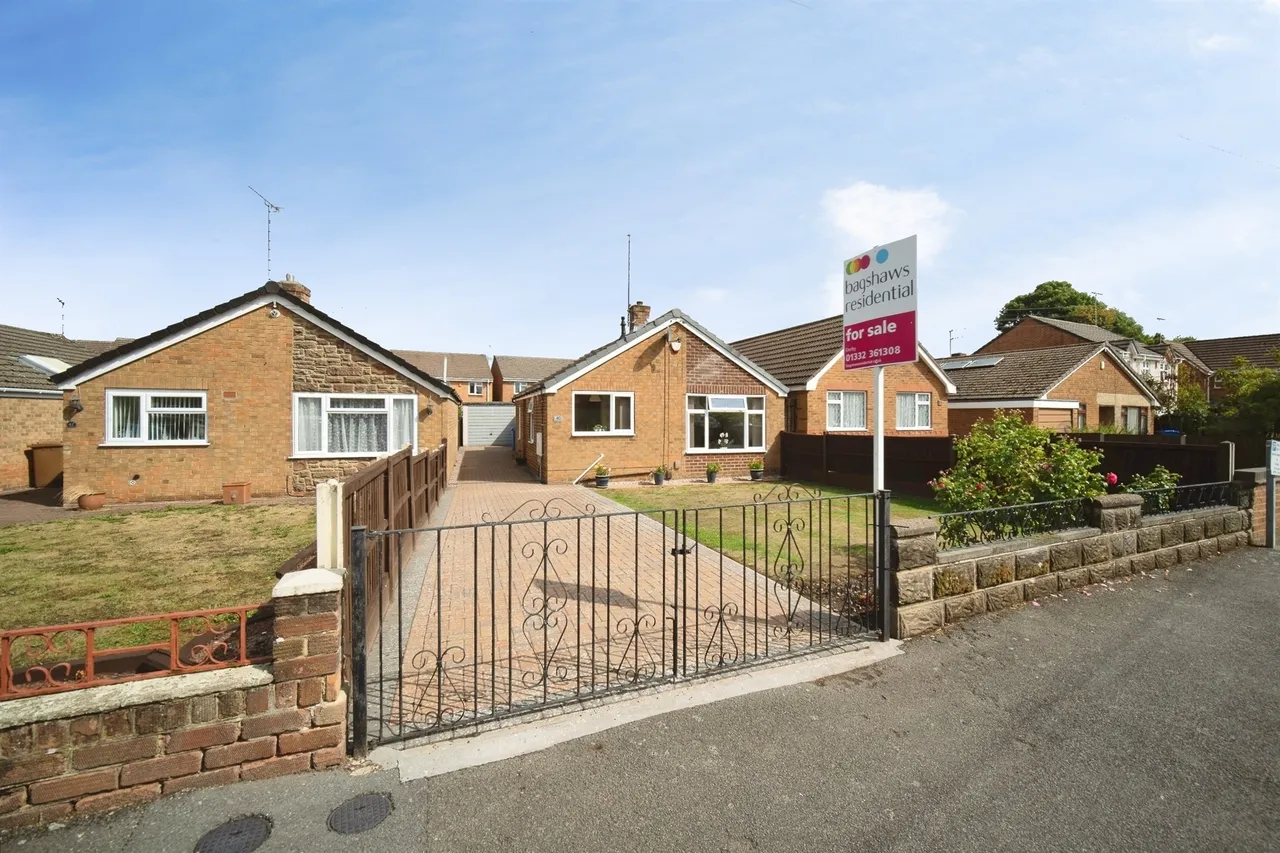 2 bed house for sale — Trowels Lane, Derby