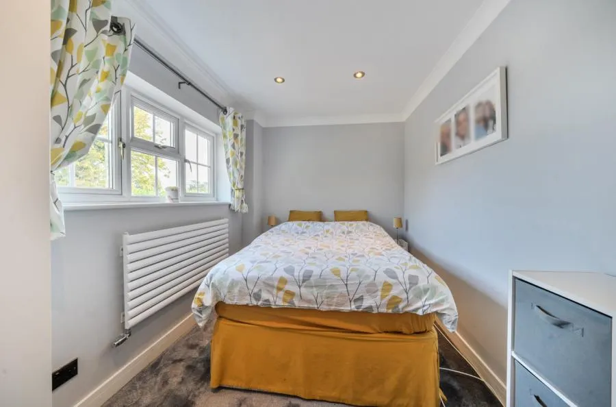 Hawley Road, Blackwater, GU17, photo 16