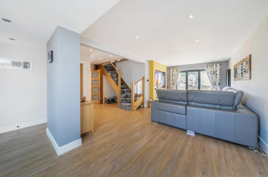 Hawley Road, Blackwater, GU17, photo 8