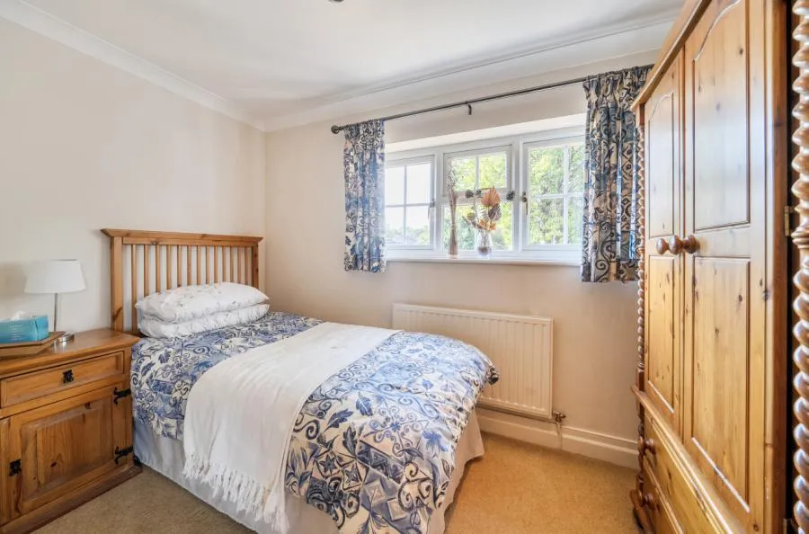 Hawley Road, Blackwater, GU17, photo 14
