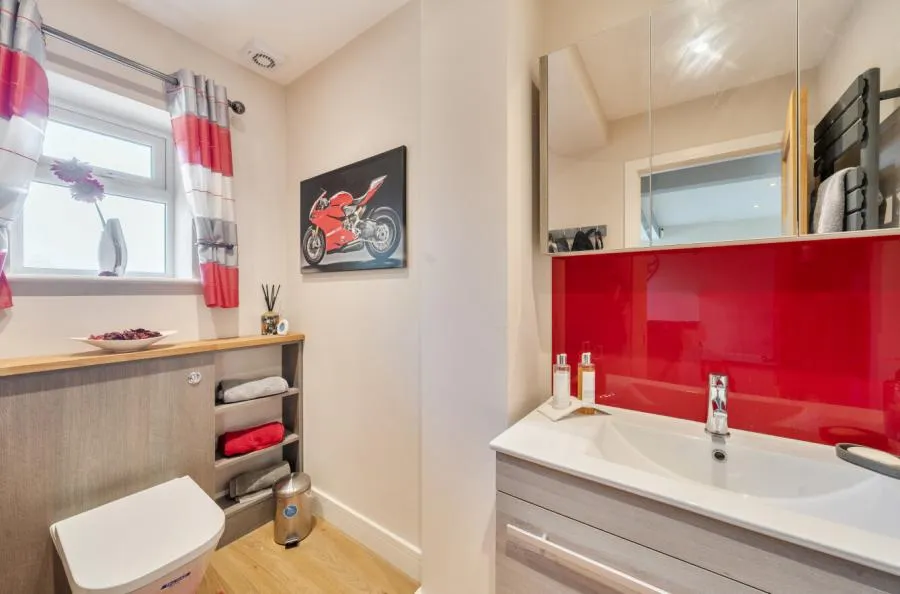 Hawley Road, Blackwater, GU17, photo 18