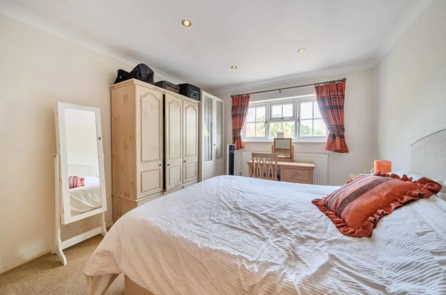 Hawley Road, Blackwater, GU17, photo 12