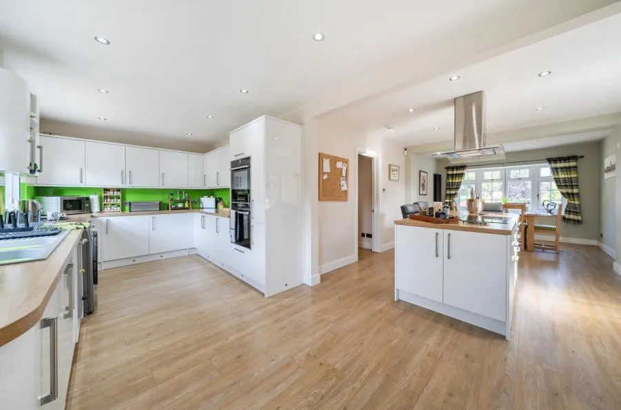 Hawley Road, Blackwater, GU17, photo 3