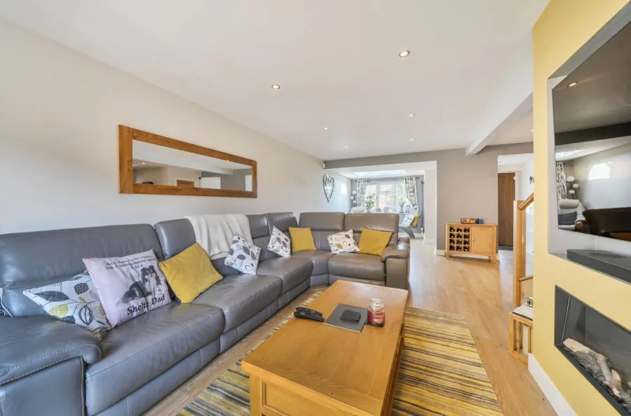Hawley Road, Blackwater, GU17, photo 4