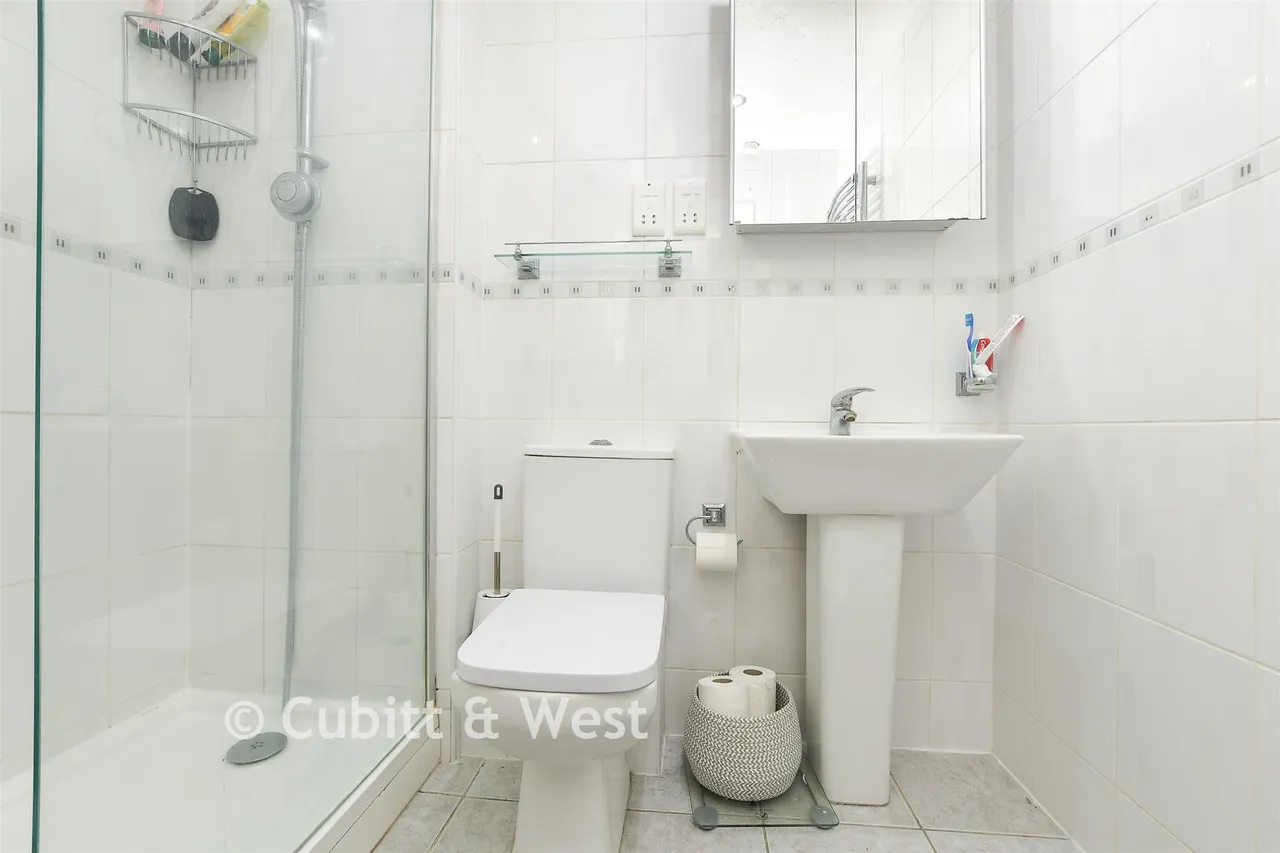 Mount Rise, Redhill, RH1, photo 11
