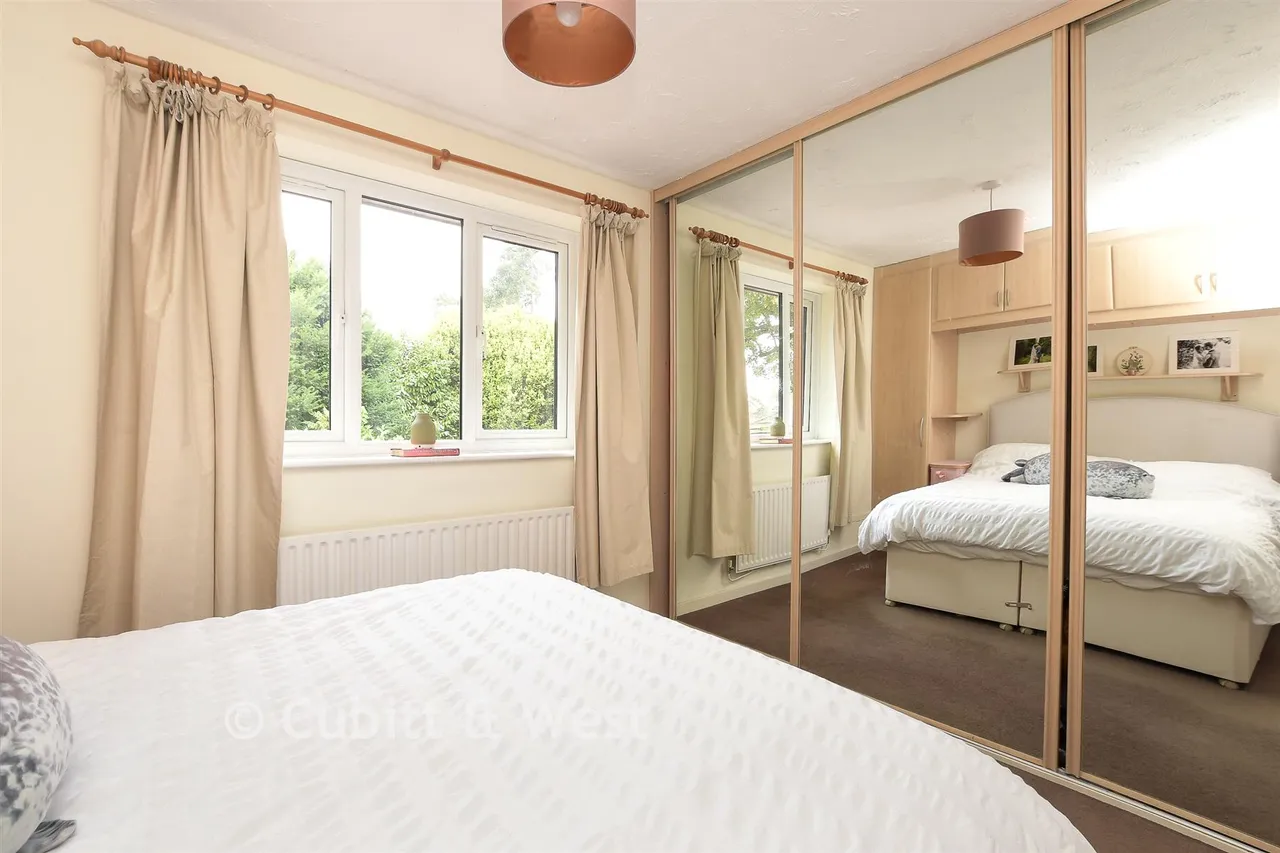 Mount Rise, Redhill, RH1, photo 10