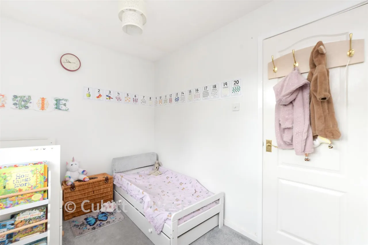 Mount Rise, Redhill, RH1, photo 13