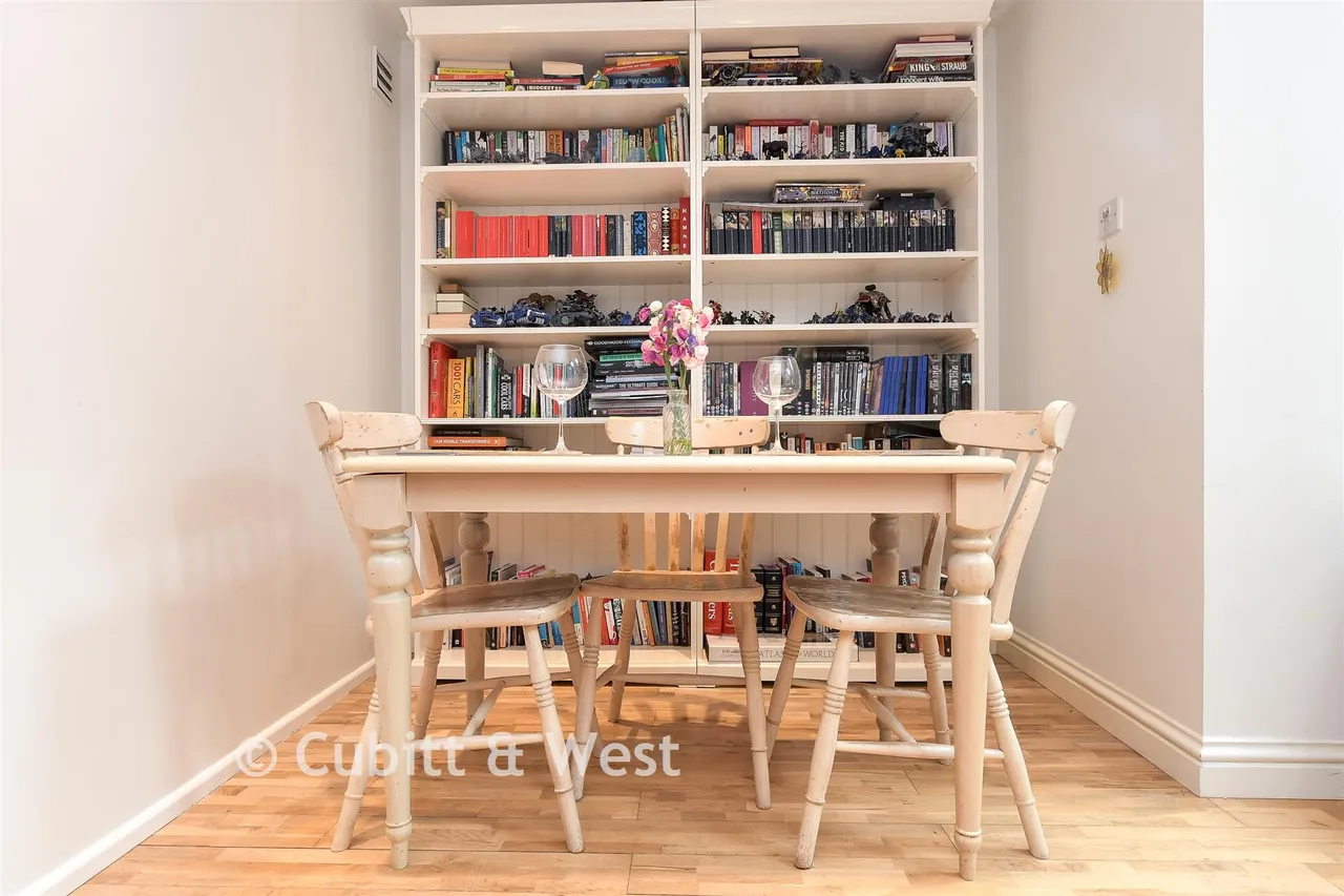 Mount Rise, Redhill, RH1, photo 5
