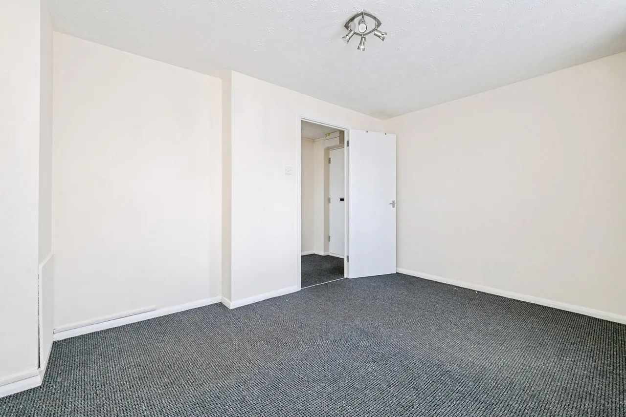 Honey Close, Dagenham, RM10, photo 11