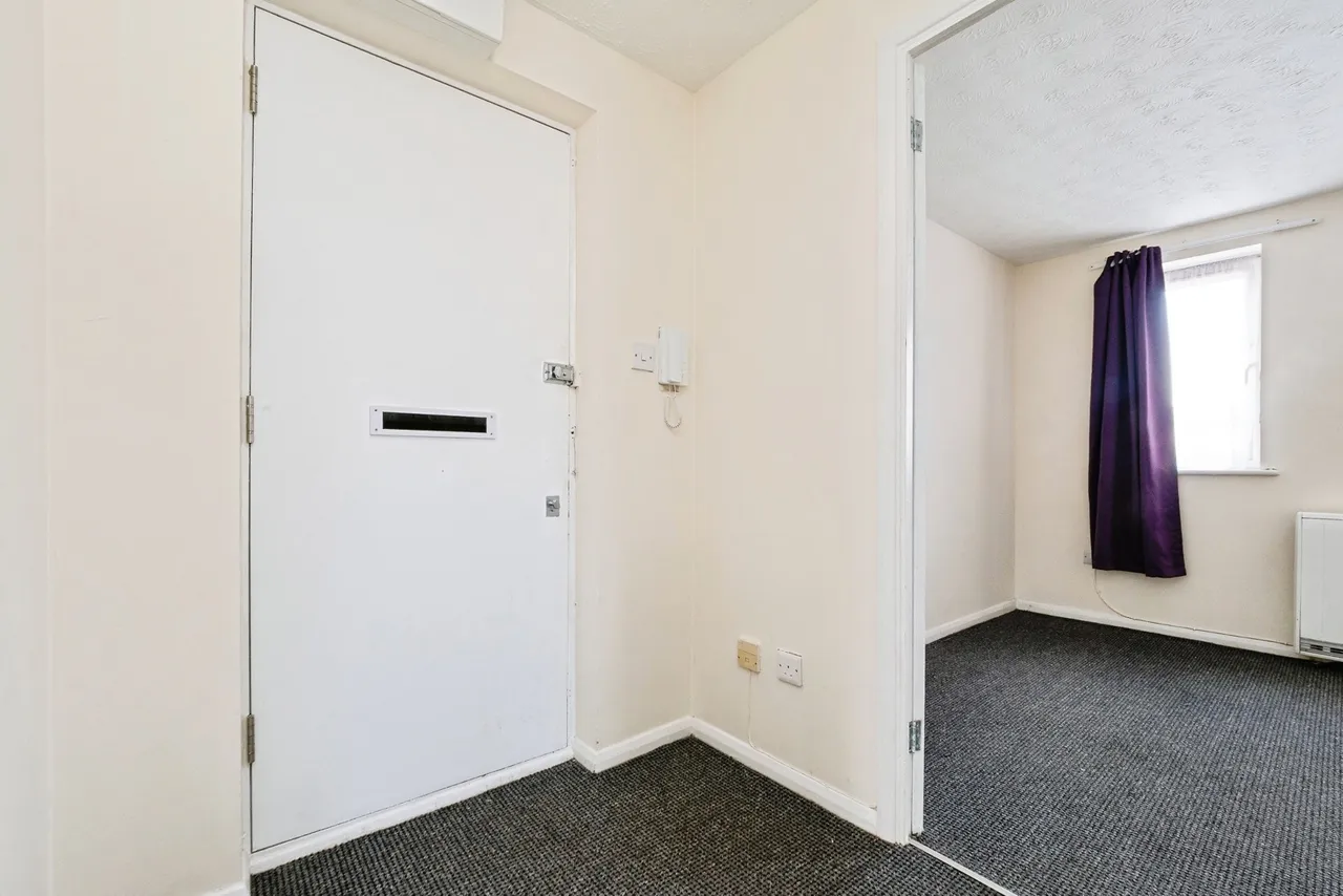 Honey Close, Dagenham, RM10, photo 13