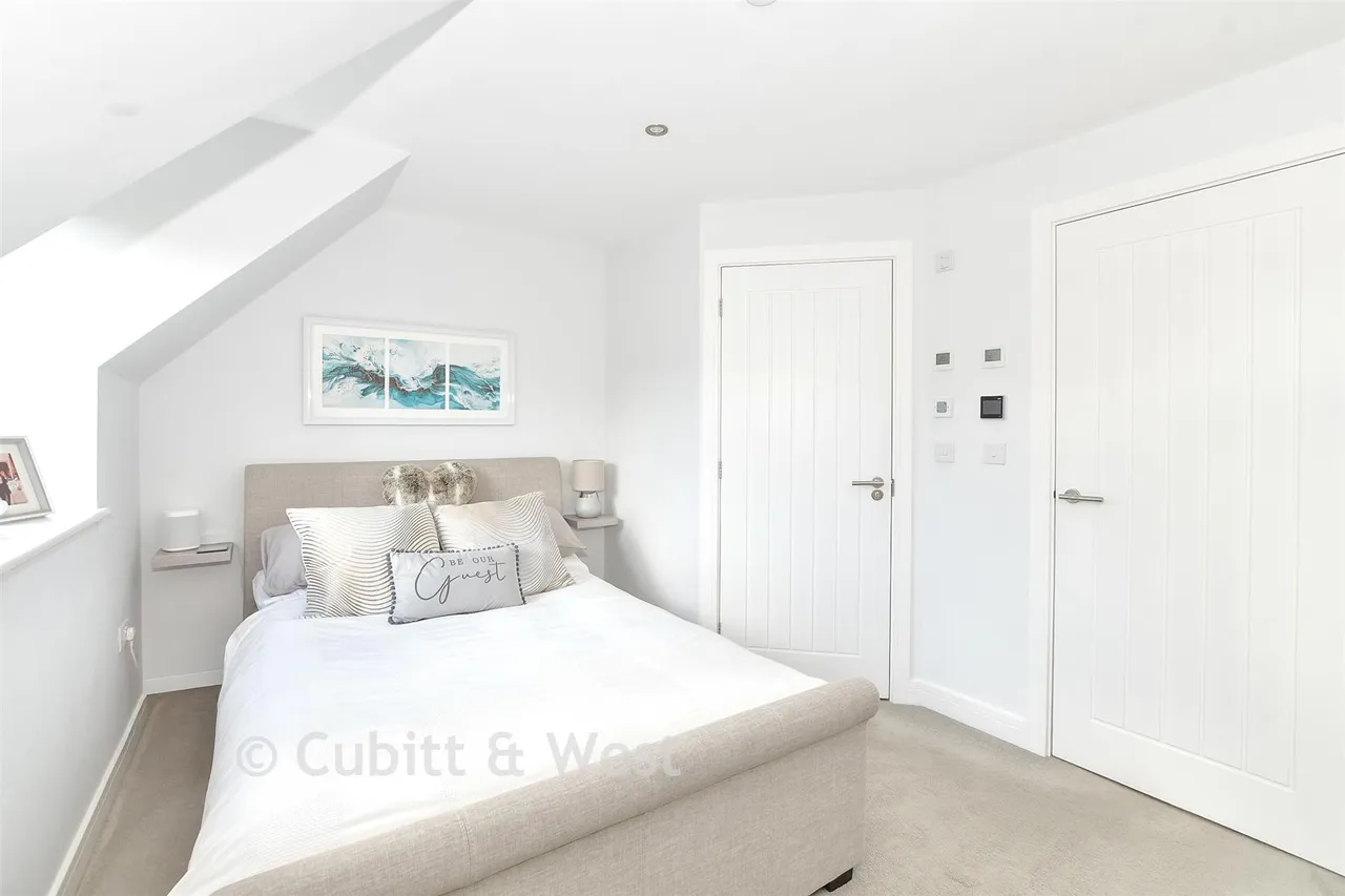 High Street, Lingfield, RH7, photo 6