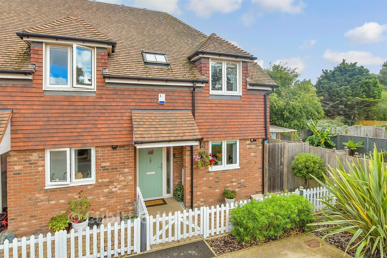 2 bed house for sale, High Street, Lingfield, RH7