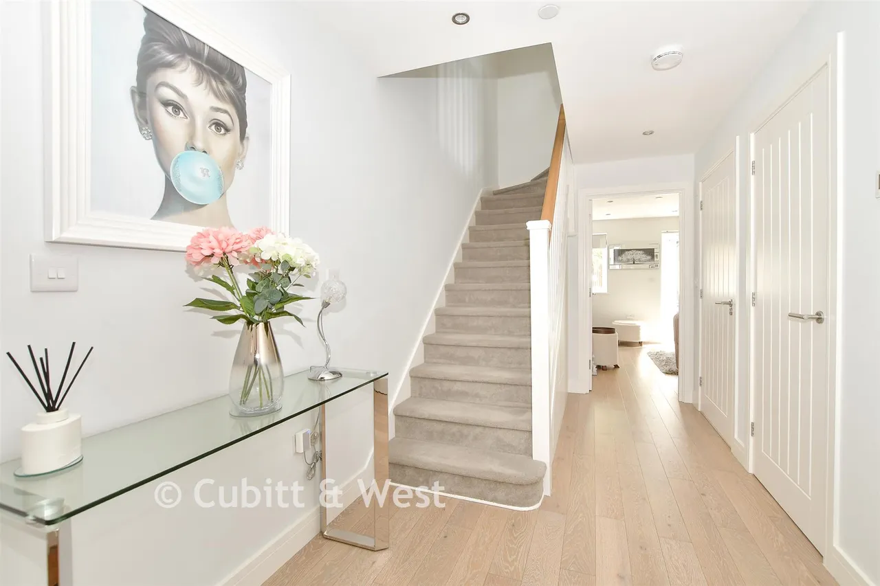 High Street, Lingfield, RH7, photo 5
